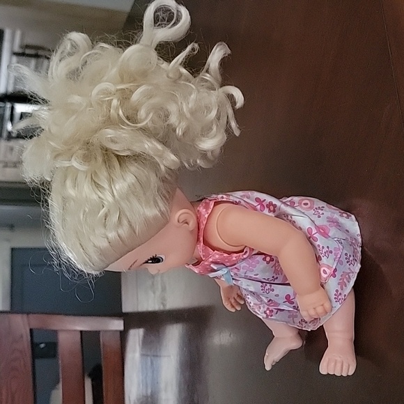(J21) Baby Alive Doll - Picture 4 of 7
